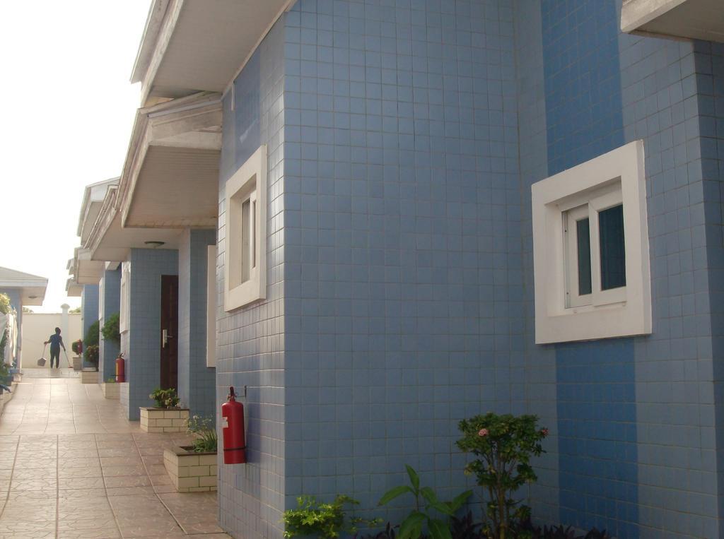 De Holiday Beach Hotel Kokrobite Exterior foto