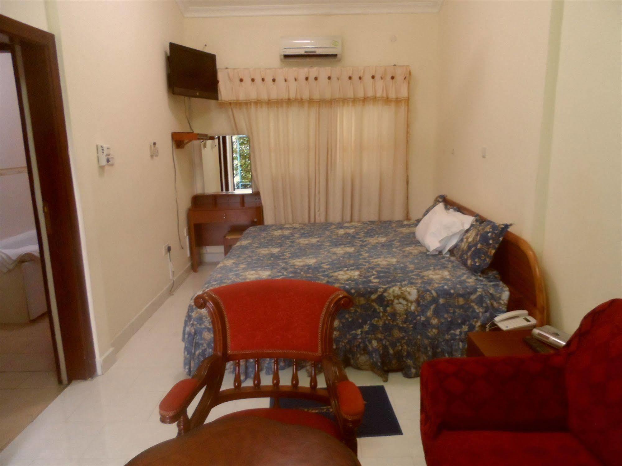 De Holiday Beach Hotel Kokrobite Exterior foto