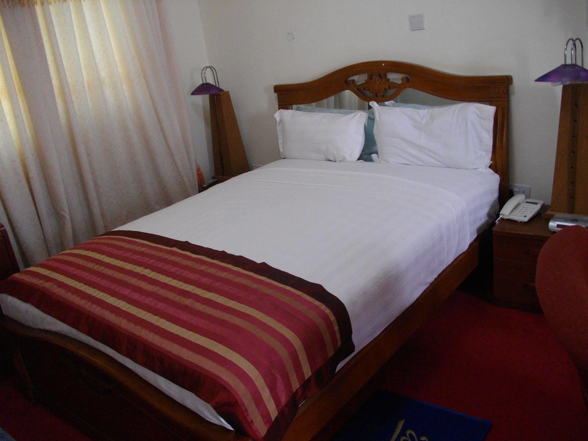 De Holiday Beach Hotel Kokrobite Exterior foto