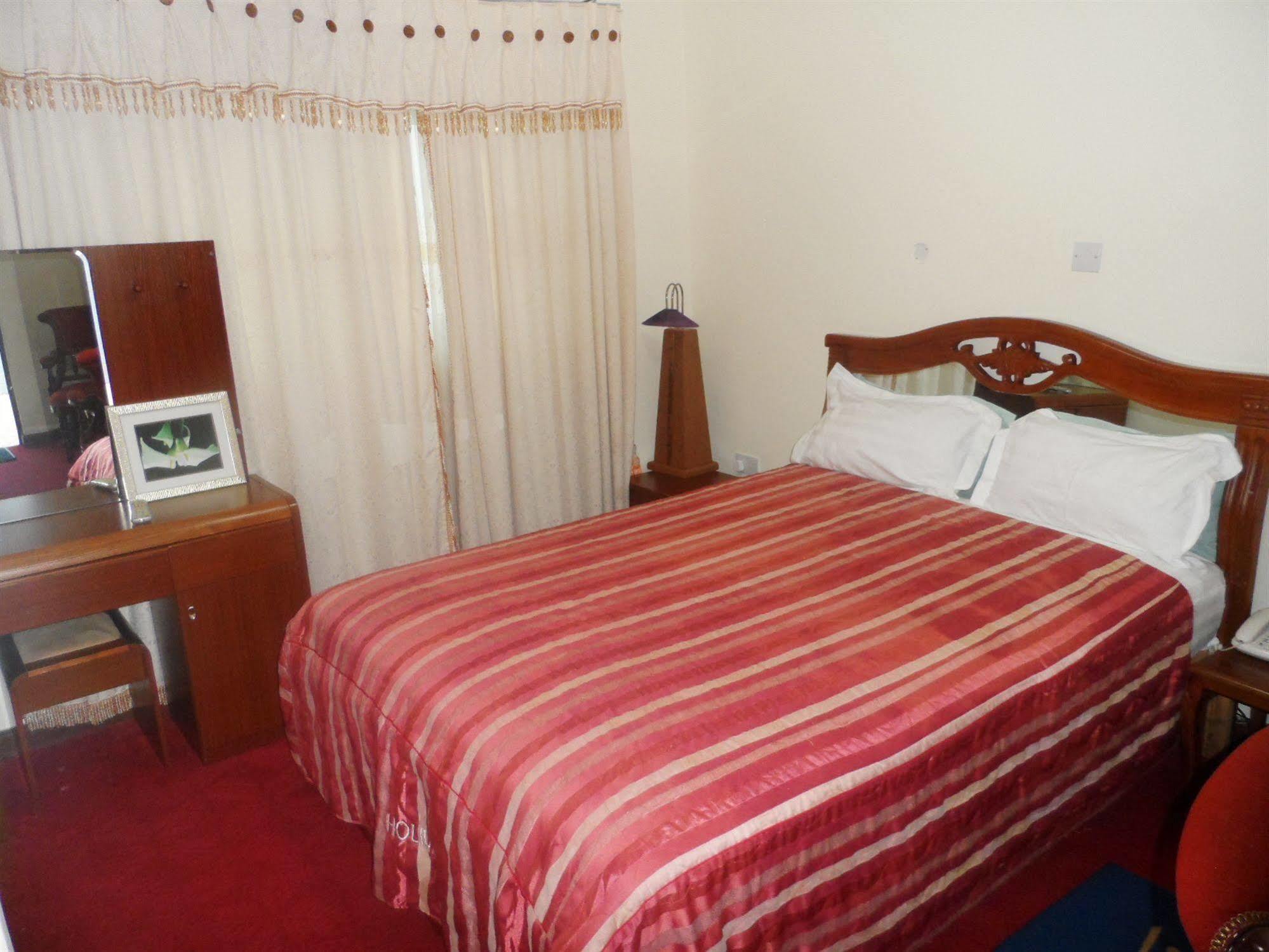 De Holiday Beach Hotel Kokrobite Exterior foto