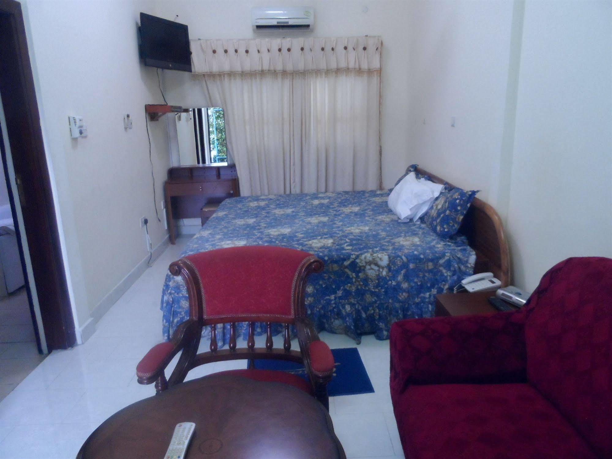 De Holiday Beach Hotel Kokrobite Exterior foto